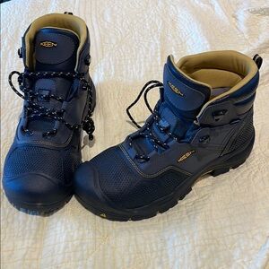 Keen steel toe boots